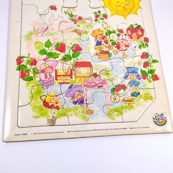 VTG Strawberry Shortcake Tray Frame Puzzle Craft Master 1981 Life is the Berries - Picture 2 of 3